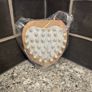 MAËLYS TEASE-ME Cellulite Body Brush